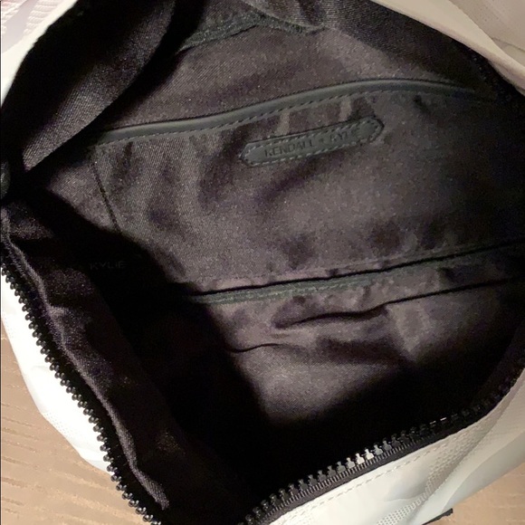 Kendall + Kylie waist bag - Picture 5 of 5